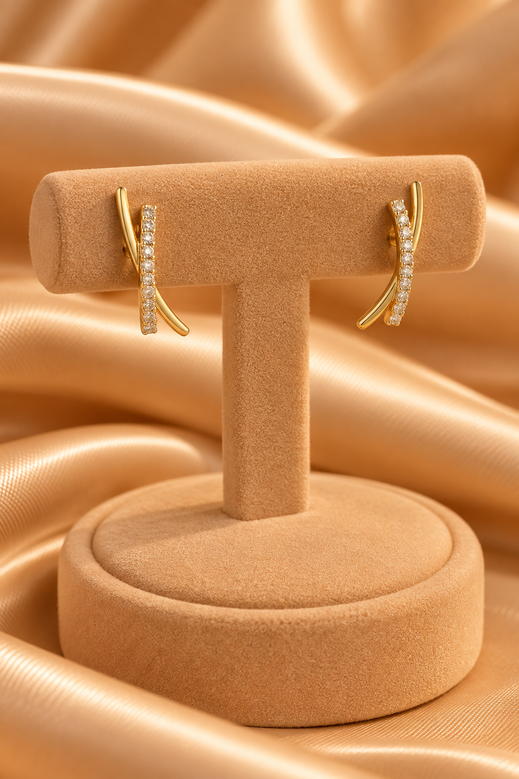 BRINCO EAR CUFF TRANÇADO COM ZIRCÔNIAS
