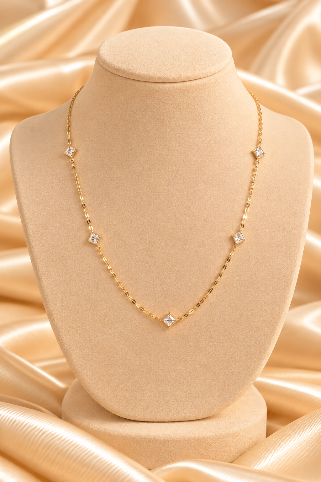 Colar Pontos de Zircônia Quadradas